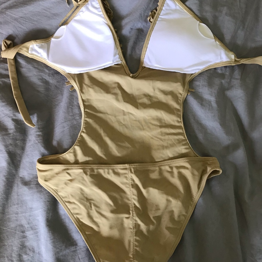 Frayed bikini - Picture 3 of 4